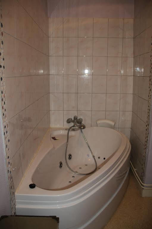 Hotel Angleterre Cherbourg-en-Cotentin Ngoại thất bức ảnh